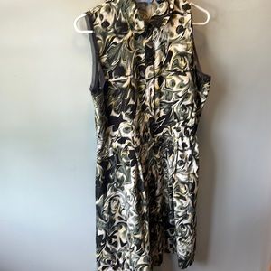 Vera Wang size l casual sleeveless dress.  Buttons in front. Black green and yel